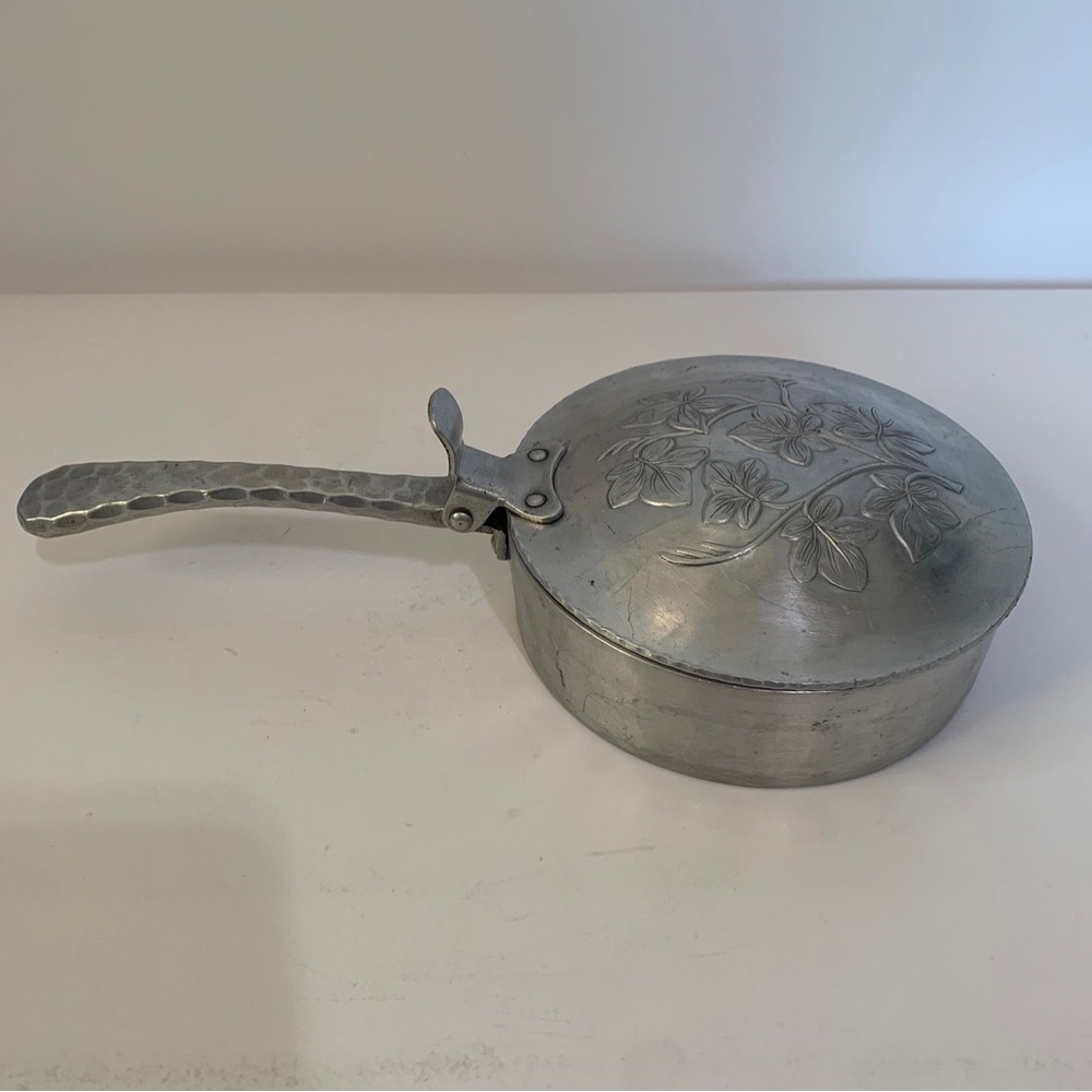 Everlast Forged Aluminum 552 Silent Butler with Handle Floral Vintage